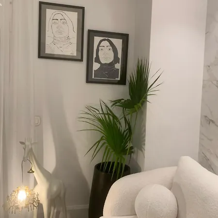 Khroma Luxury 1 Front Χερσόνησος